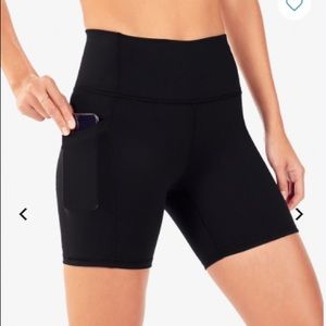Fabletics Mika high- waisted pocket short 6” XS